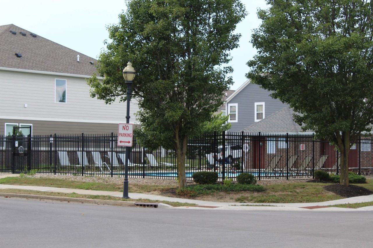 7265 Governors Row - Photo 4 of 4