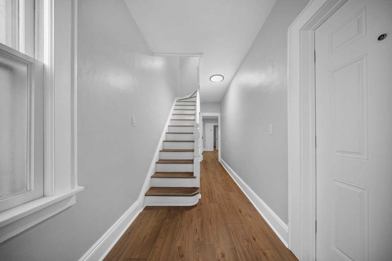15 Tuttle St - Photo 3 of 41