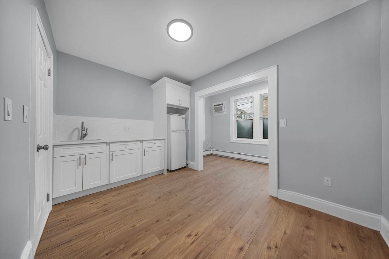 15 Tuttle St - Photo 6 of 41