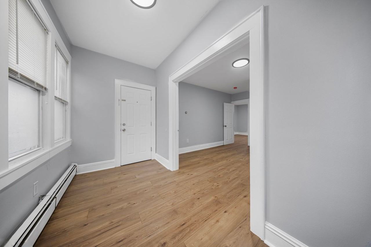 15 Tuttle St - Photo 7 of 41