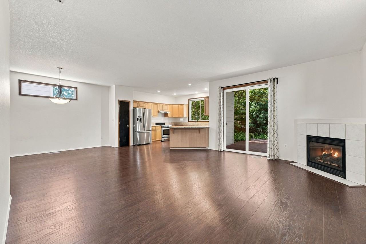 931 56th St - Photo 4 of 36