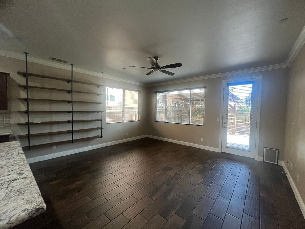 3921 W Payson Ave - Photo 5 of 30