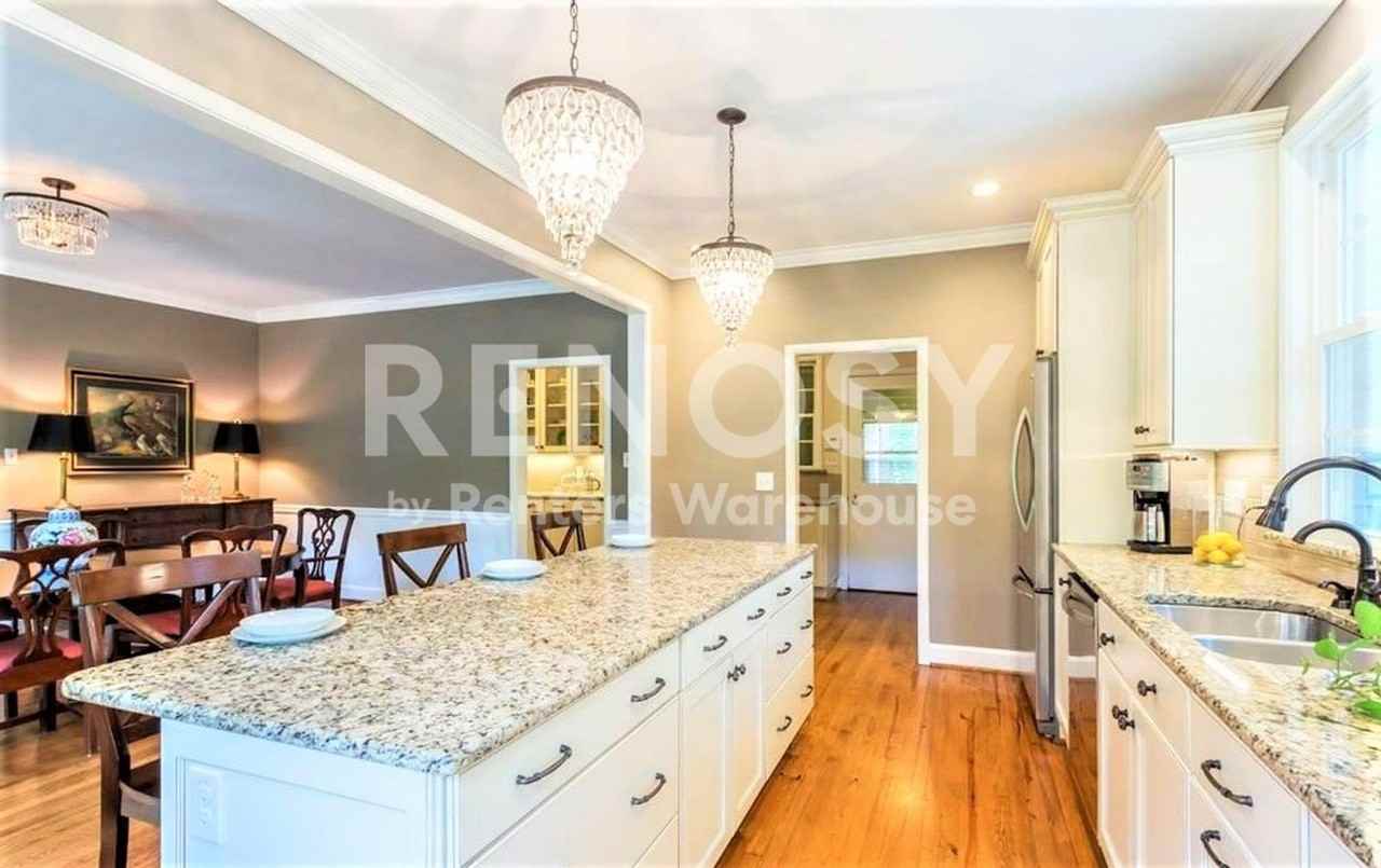 1020 Anderson St - Photo 5 of 28