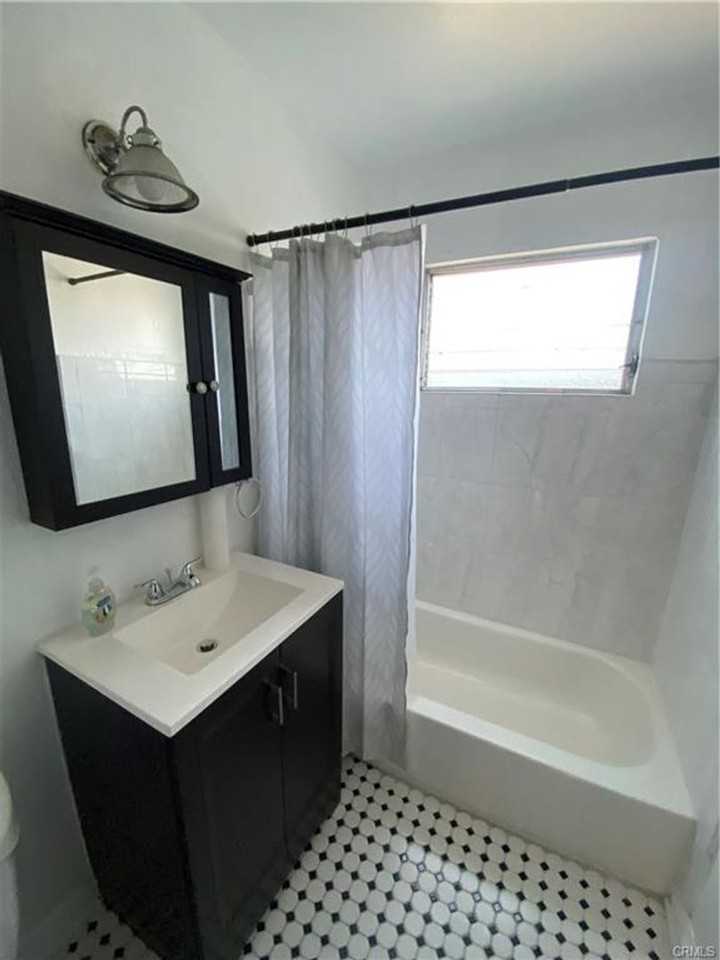 5832 Camerford Ave - Photo 3 of 14