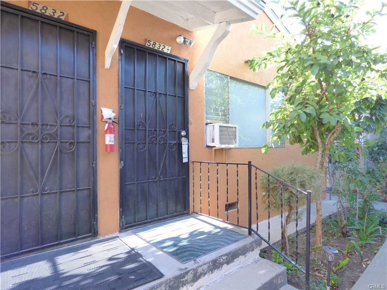 5832 Camerford Ave - Photo 4 of 14