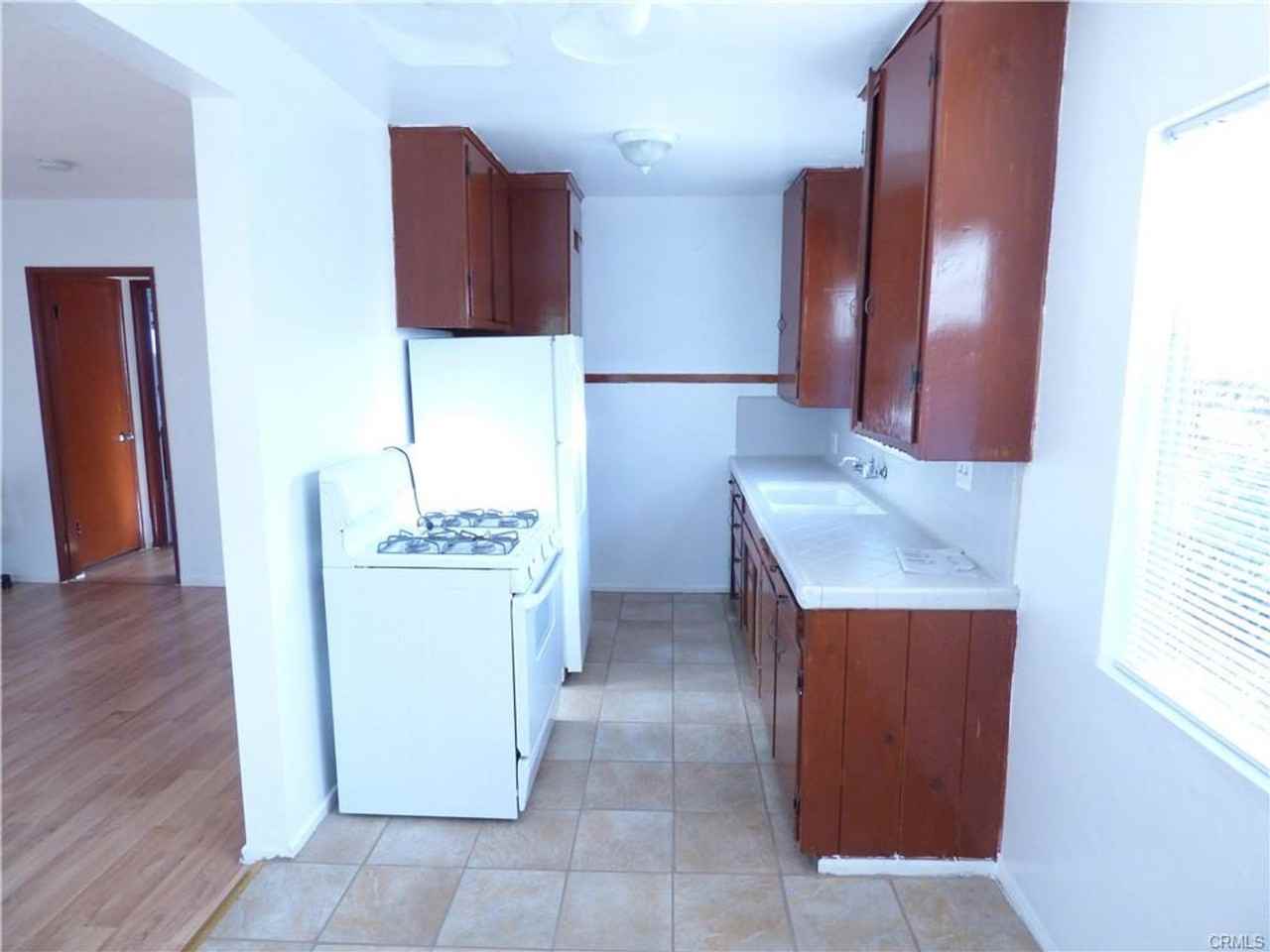 5832 Camerford Ave - Photo 5 of 14