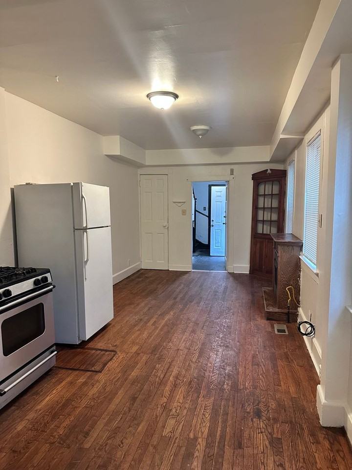118 S Broadway - Photo 2 of 9