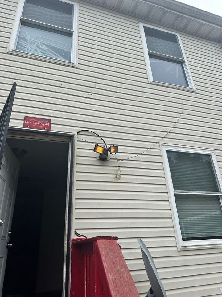 118 S Broadway - Photo 3 of 9