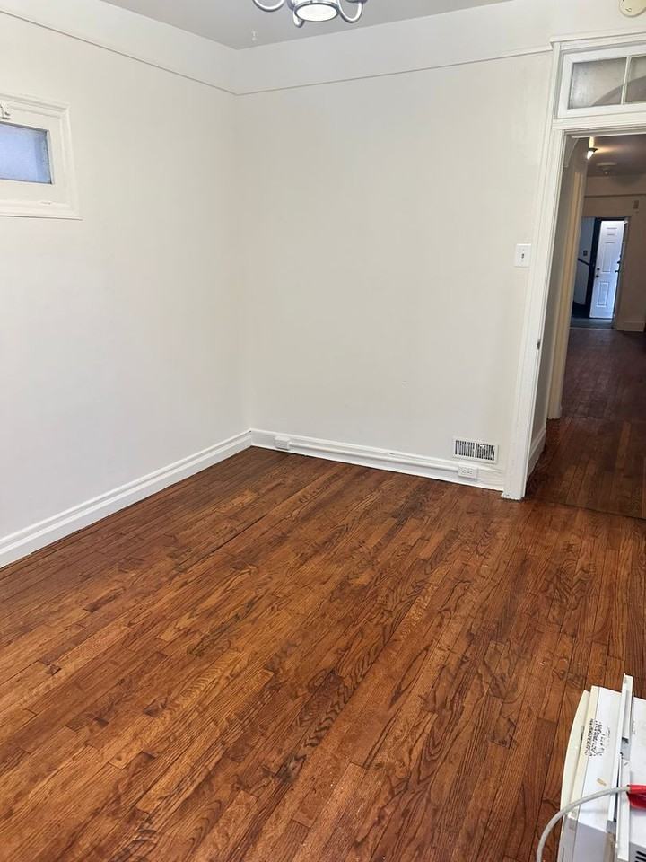 118 S Broadway - Photo 7 of 9