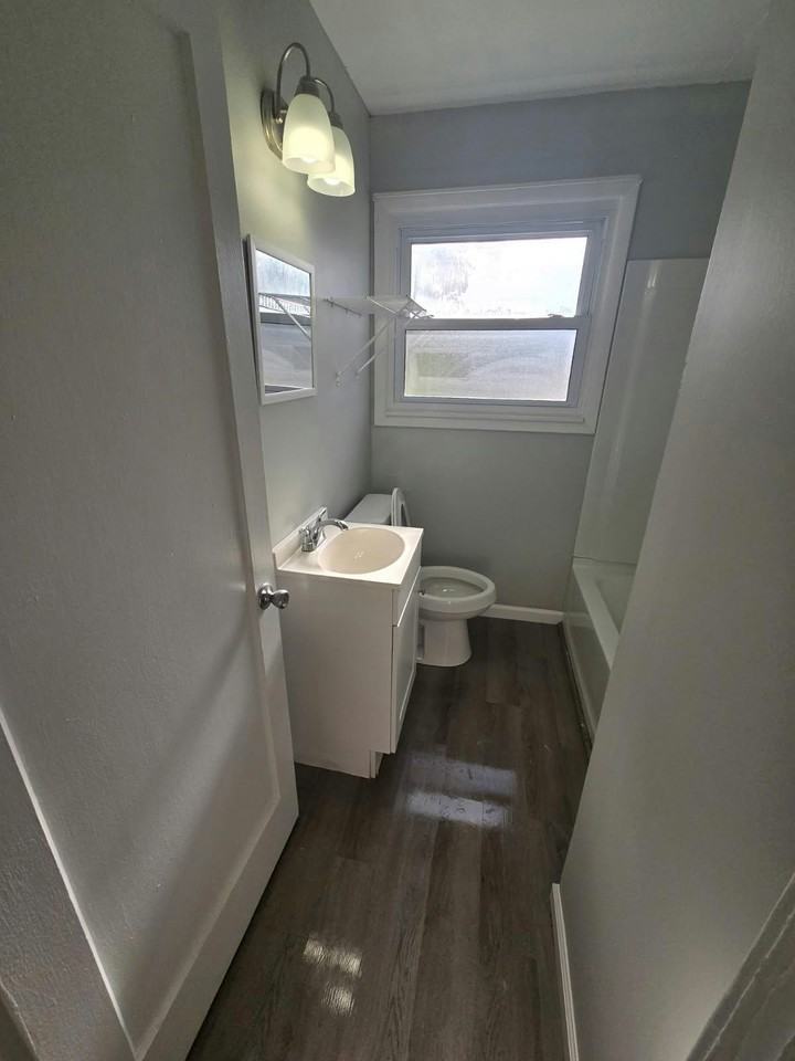 1712 Garwood Drive - Photo 5 of 10
