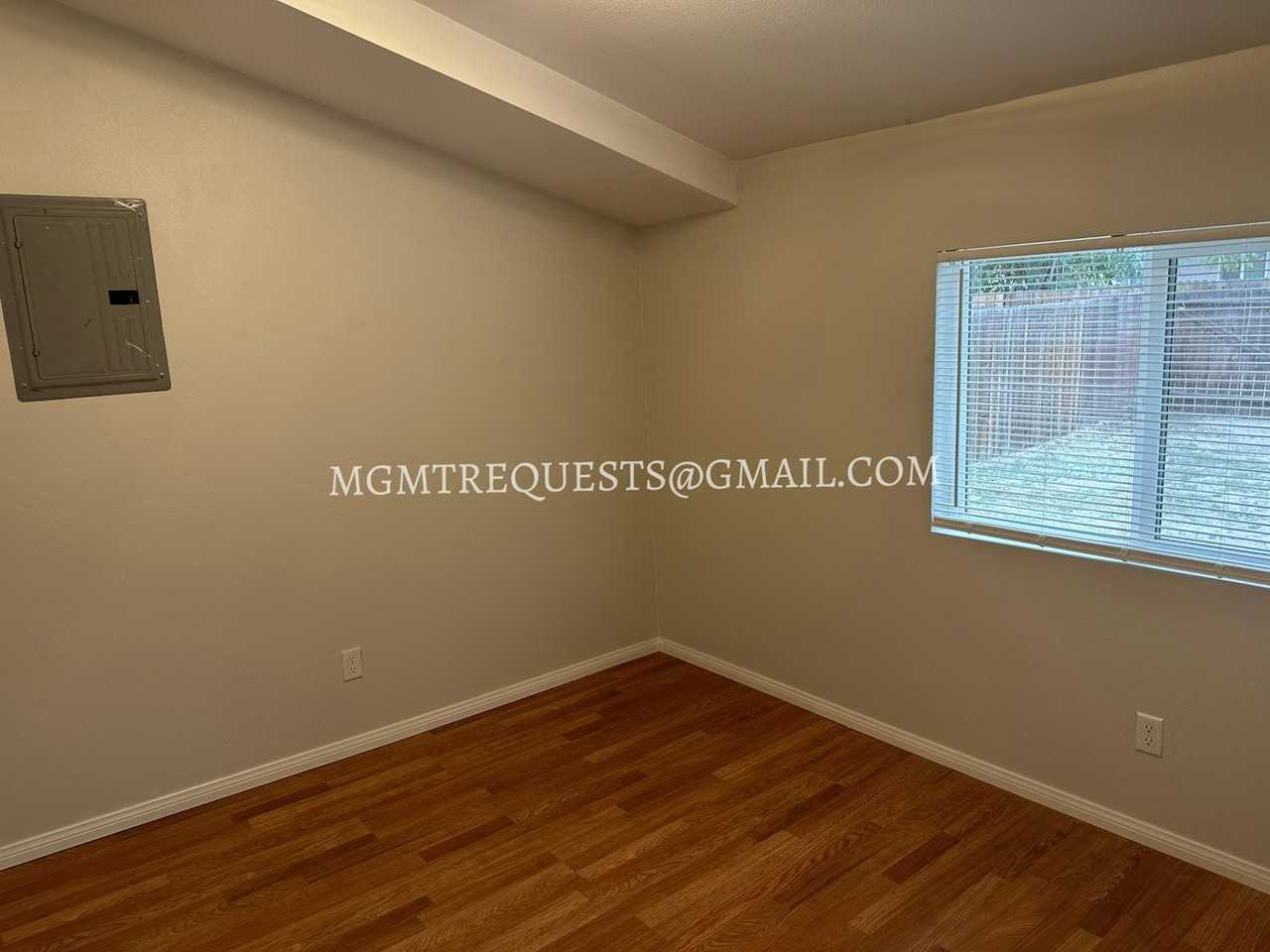 3374 Lime Street, Unit 1/2 - Photo 5 of 9