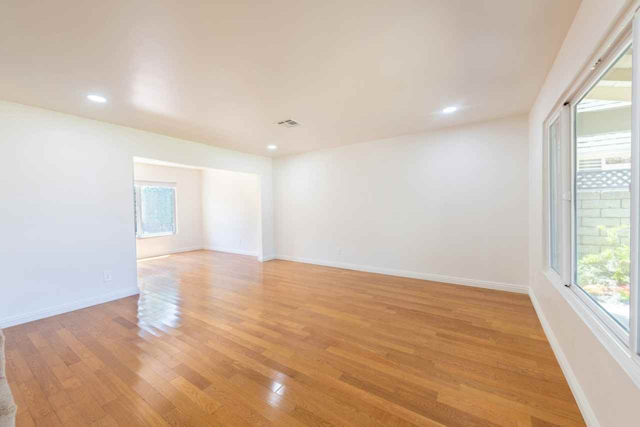 8324 Beckford Avenue - Photo 4 of 25