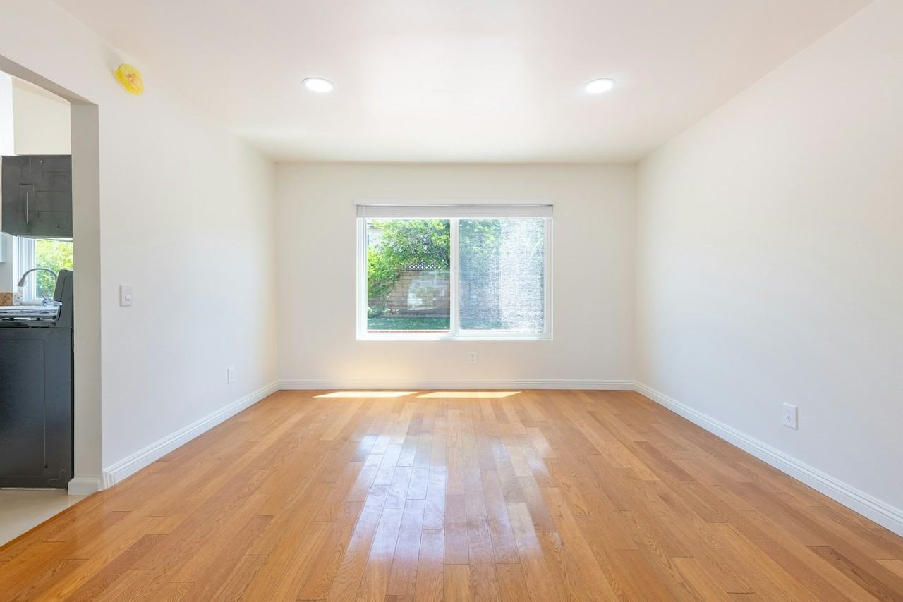 8324 Beckford Avenue - Photo 7 of 25