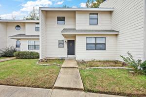 featured image of 1013 Windrose Dr