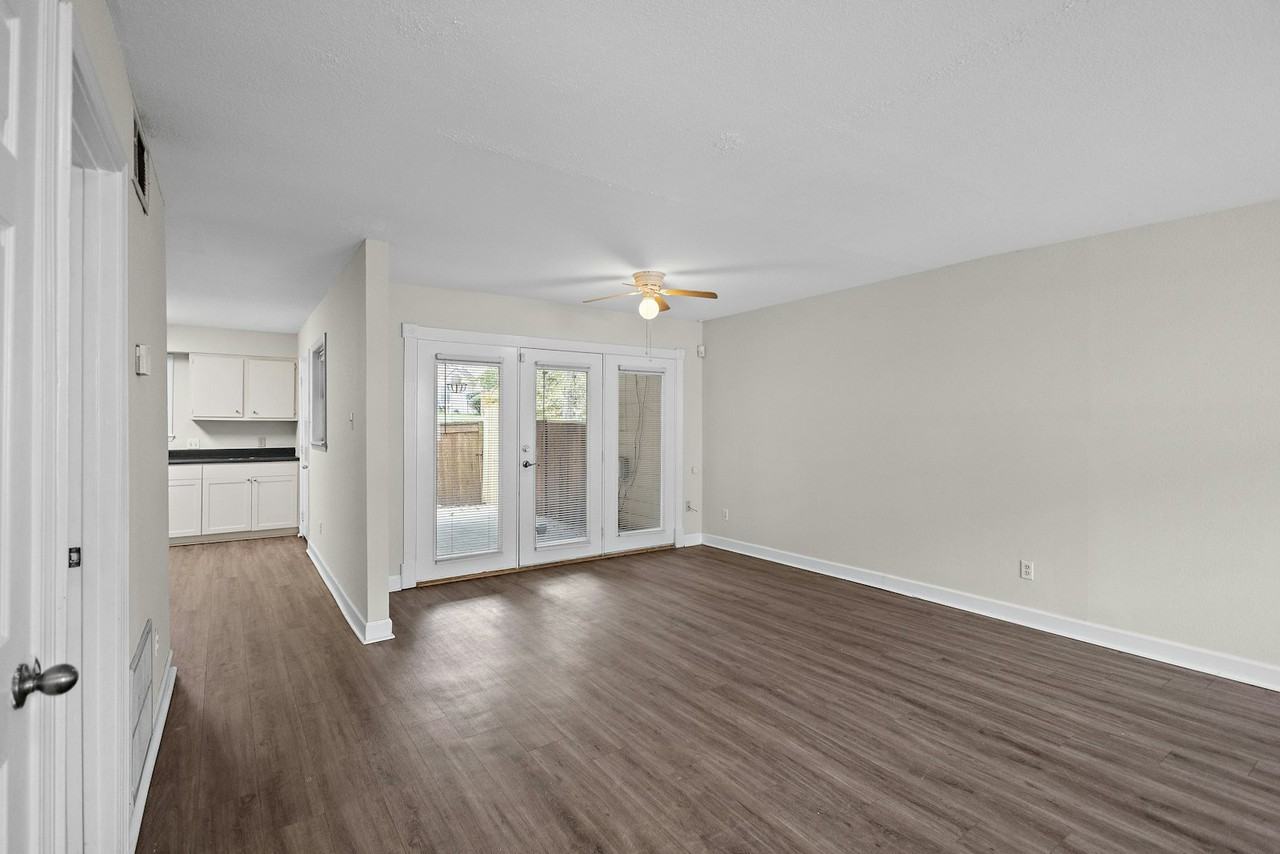 1013 Windrose Drive - Photo 3 of 20