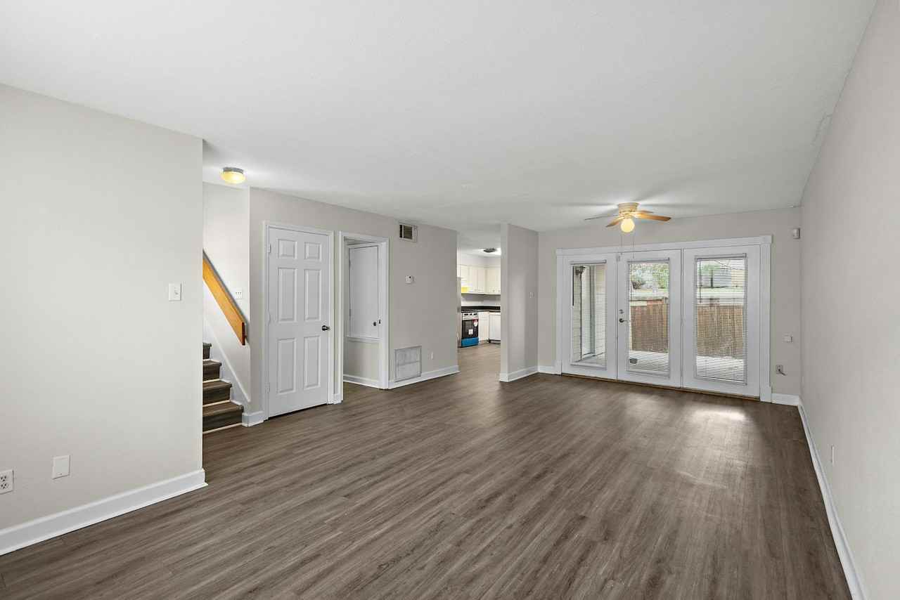 1013 Windrose Drive - Photo 4 of 20