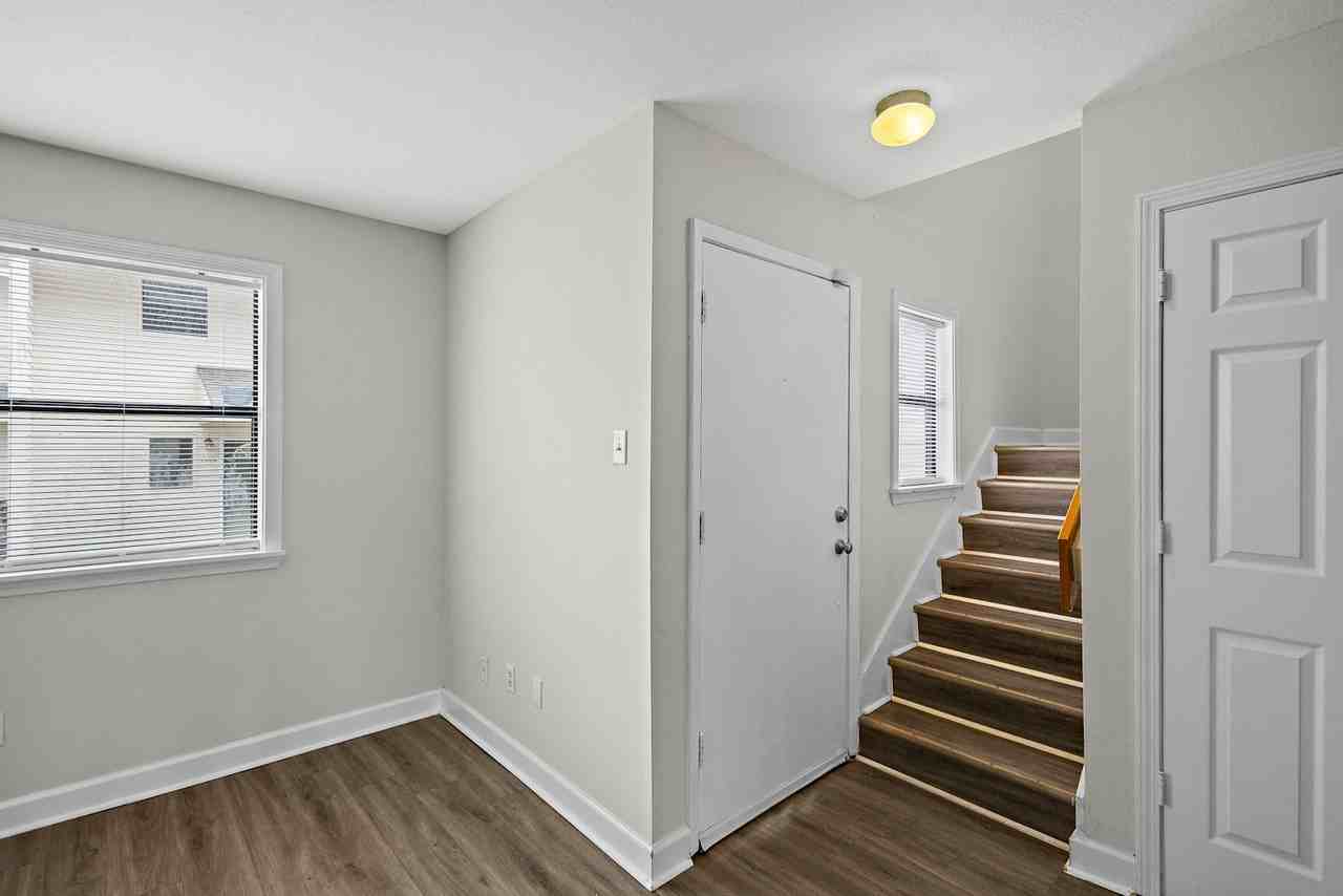 1013 Windrose Drive - Photo 5 of 20