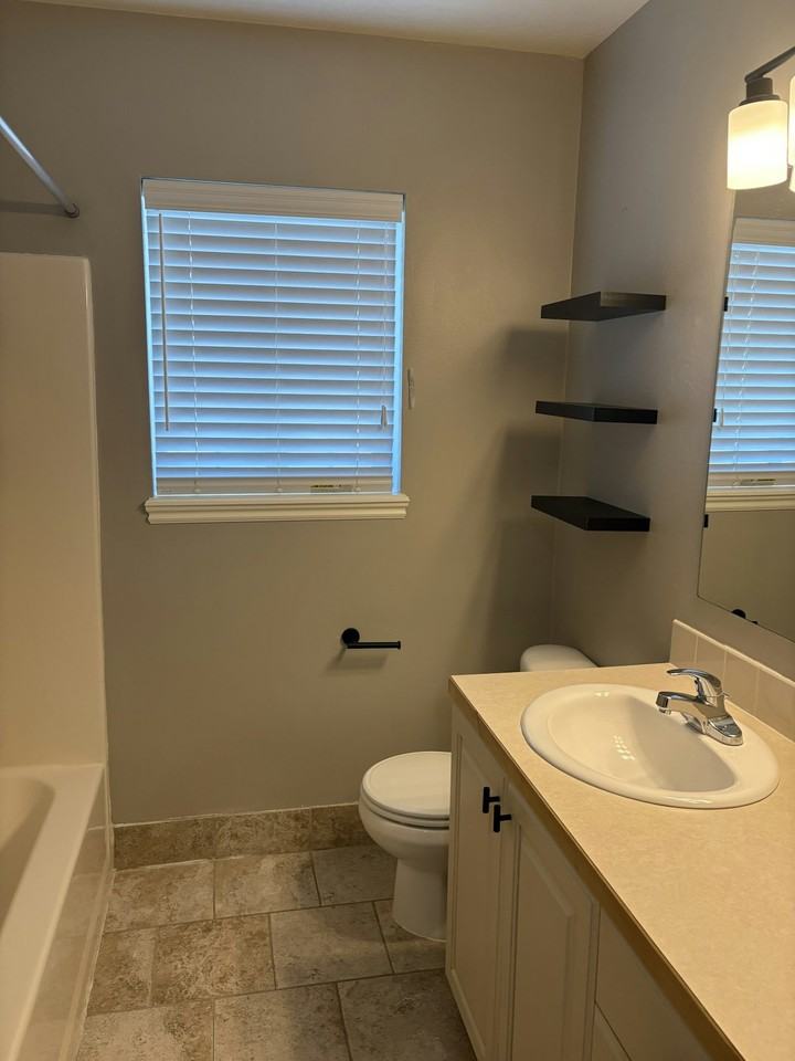 586 Legacy Ln - Photo 6 of 12