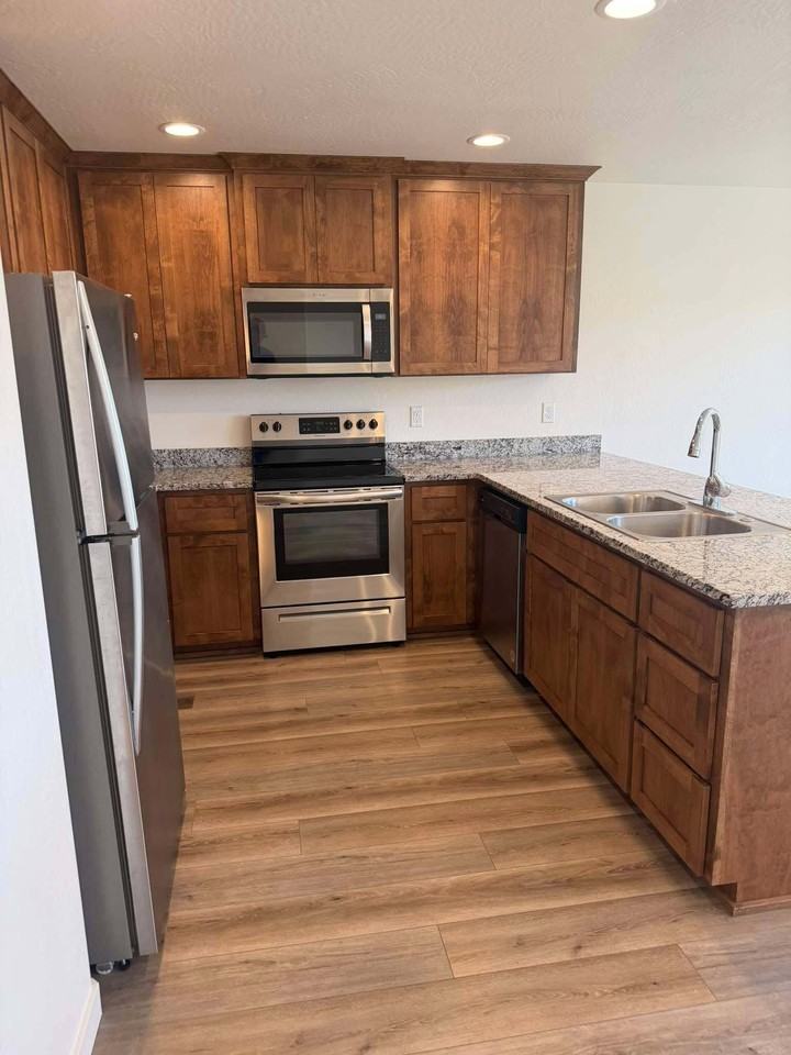 755 Nottingham Terrace - Photo 3 of 10