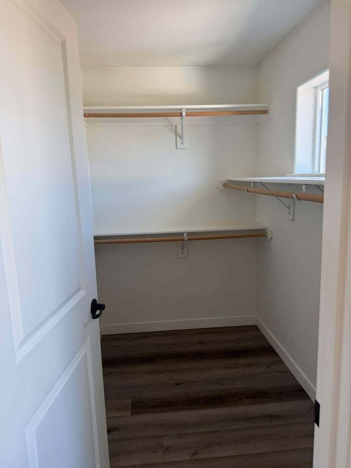 755 Nottingham Terrace - Photo 6 of 10