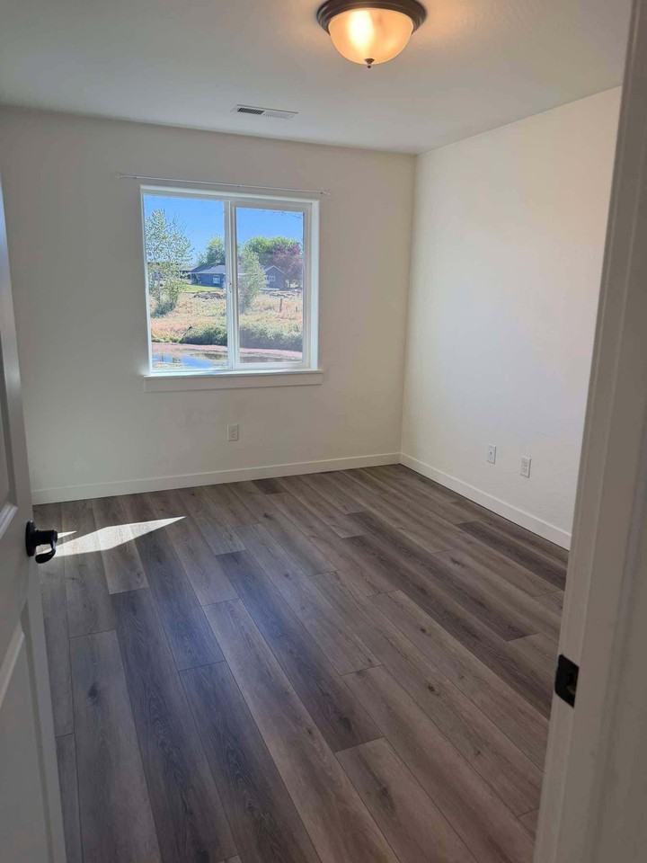755 Nottingham Terrace - Photo 7 of 10