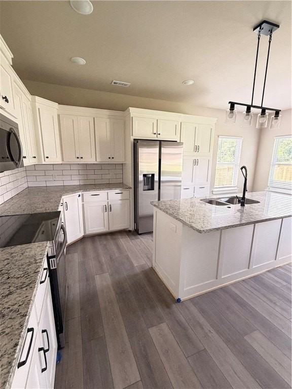 327 Smith St - Photo 6 of 13