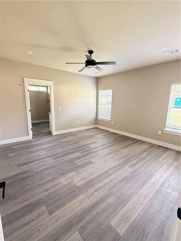 327 Smith St - Photo 7 of 13