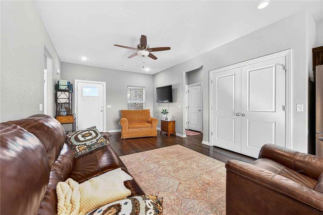 1220 Moonrise St - Photo 7 of 25
