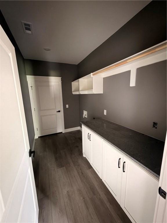 385 Smith St - Photo 5 of 11