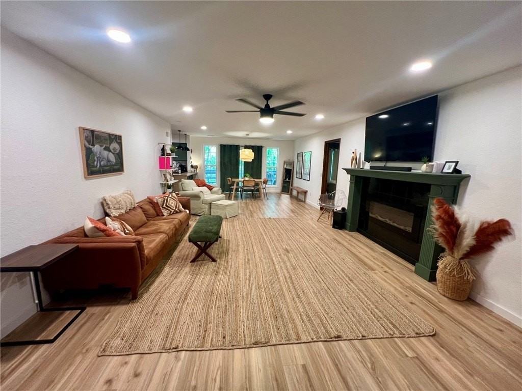 30 Shakespeare Dr - Photo 2 of 15