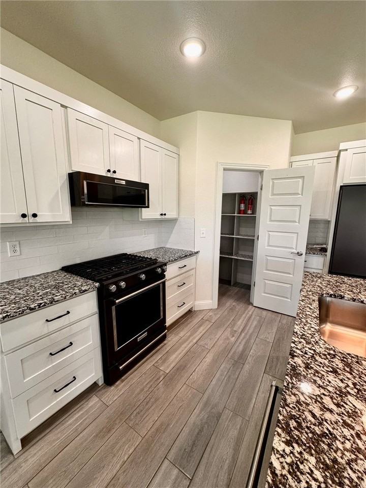 903 Lawlis Rd - Photo 4 of 19