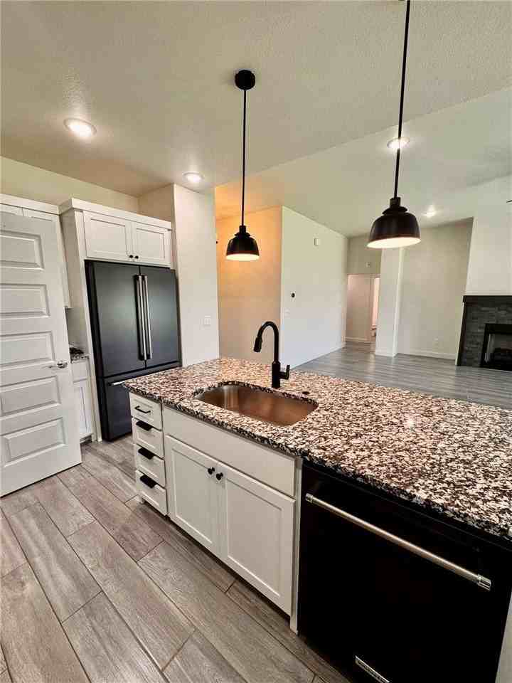 903 Lawlis Rd - Photo 5 of 19