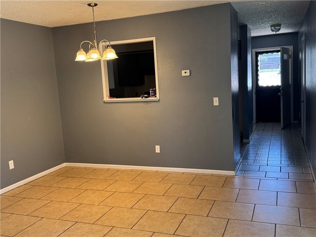 1114A Mockingbird Ln - Photo 4 of 14