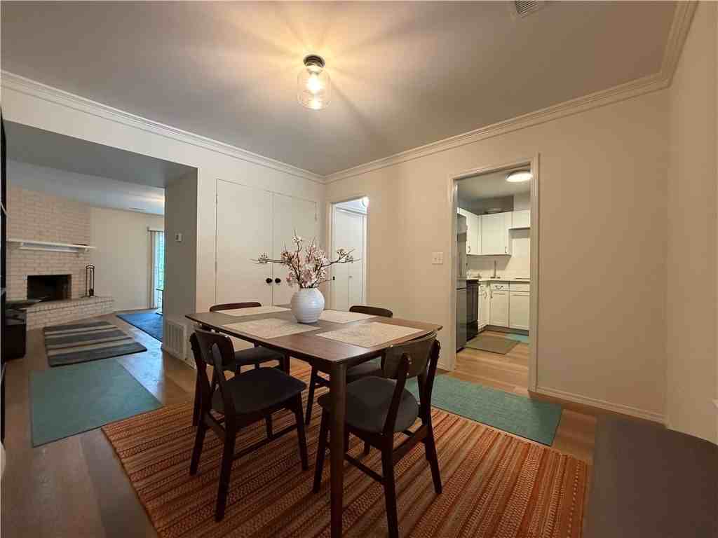 2213 N Crossover Rd - Photo 4 of 22