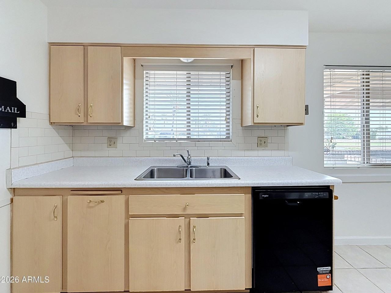 10027 W Peoria Ave - Photo 6 of 26