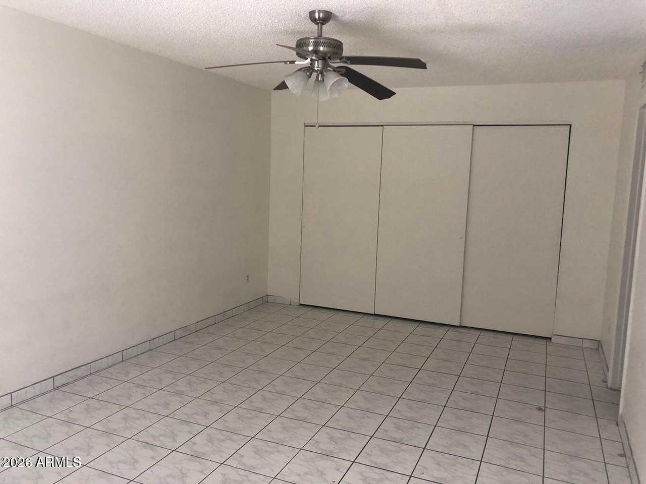 711 N Country Club Way - Photo 3 of 5
