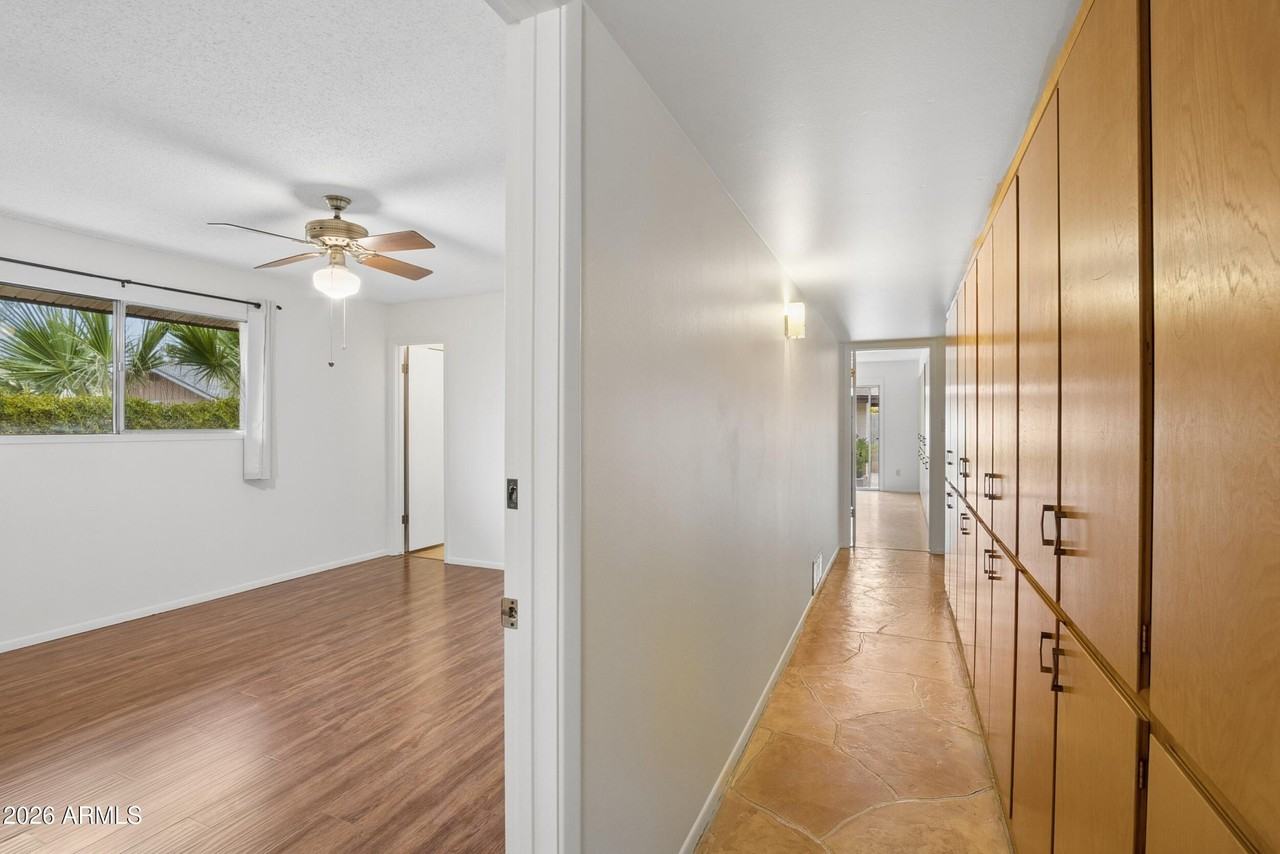 1014 E Balboa Cir - Photo 5 of 50