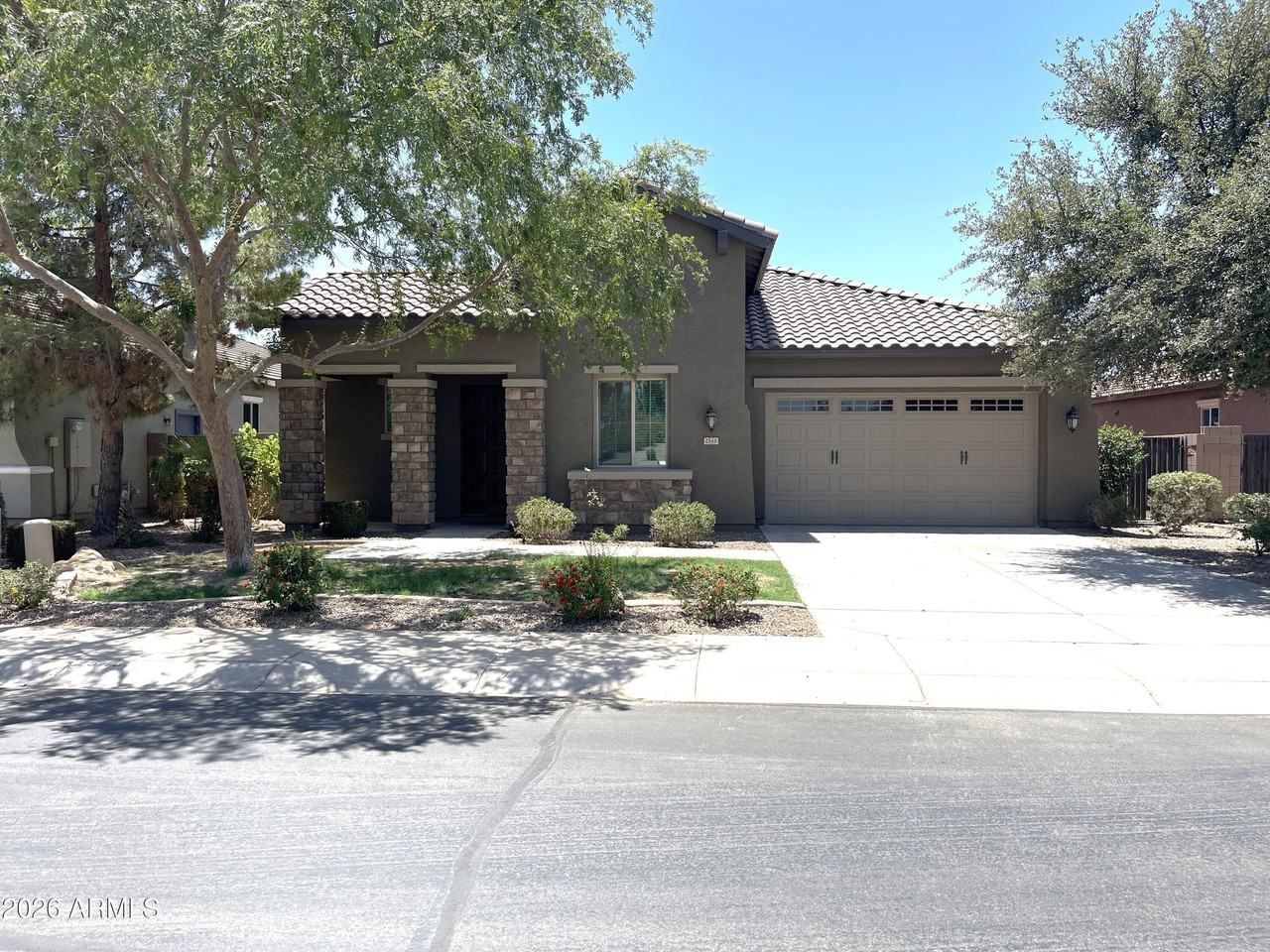 2543 E Penedes Dr - Photo 2 of 31