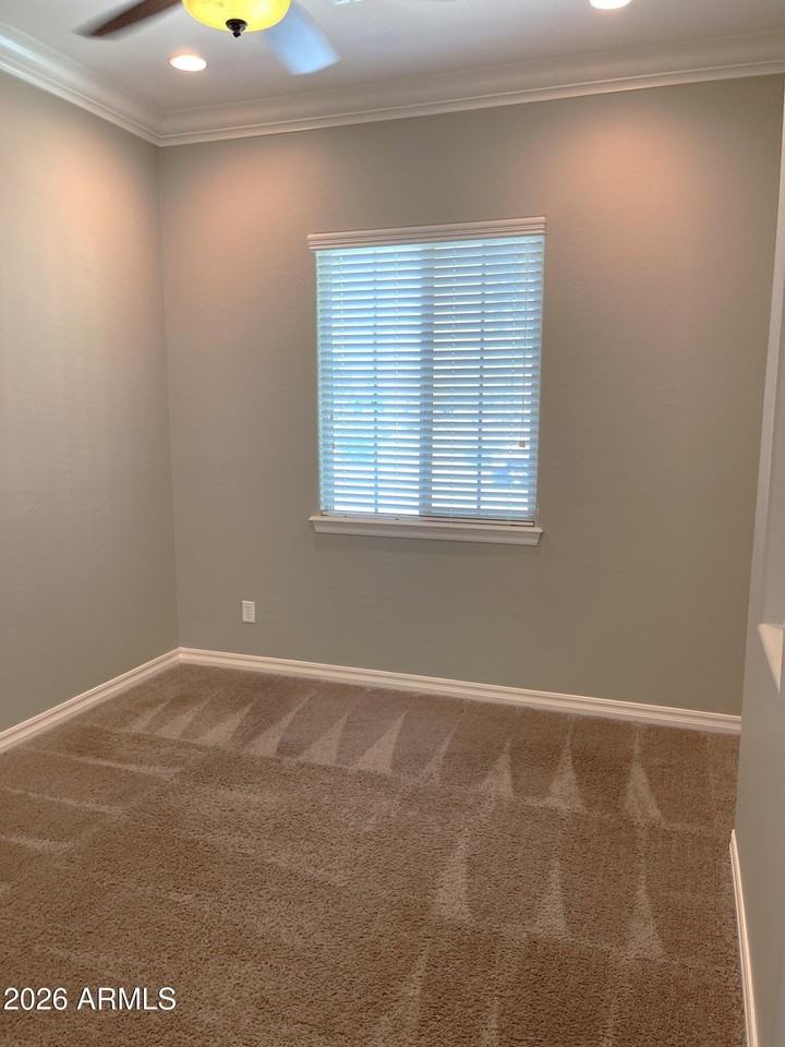 2543 E Penedes Dr - Photo 3 of 31