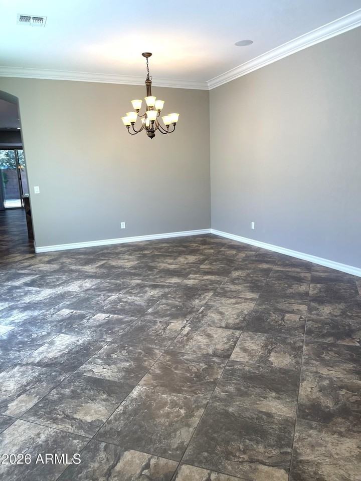 2543 E Penedes Dr - Photo 5 of 31