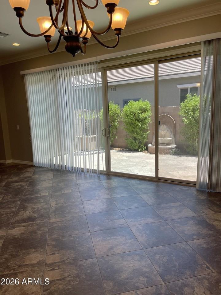 2543 E Penedes Dr - Photo 6 of 31