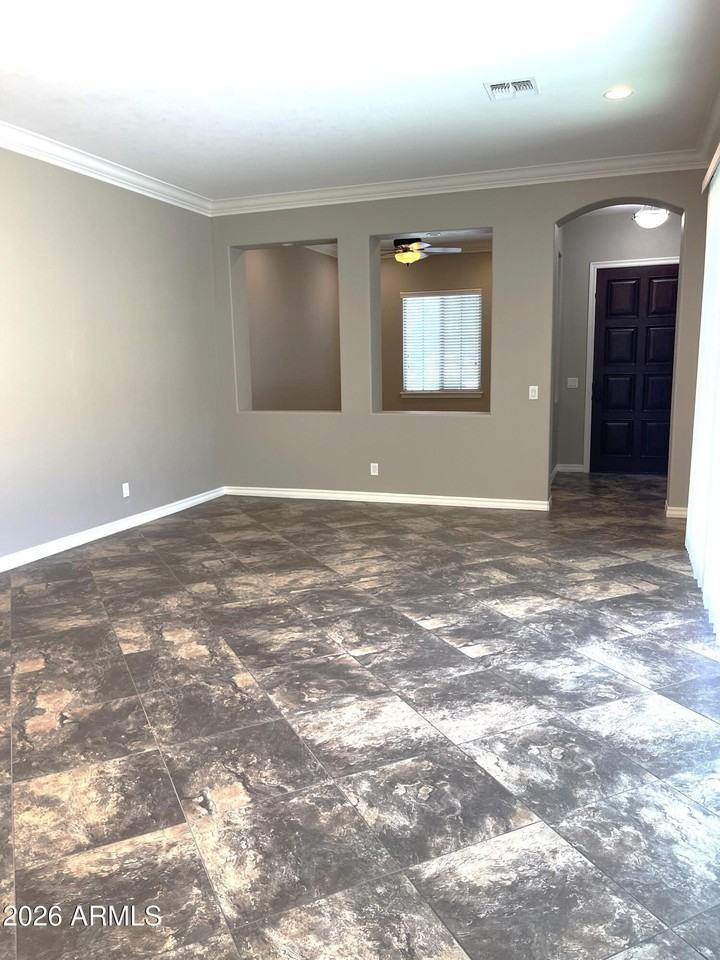2543 E Penedes Dr - Photo 7 of 31