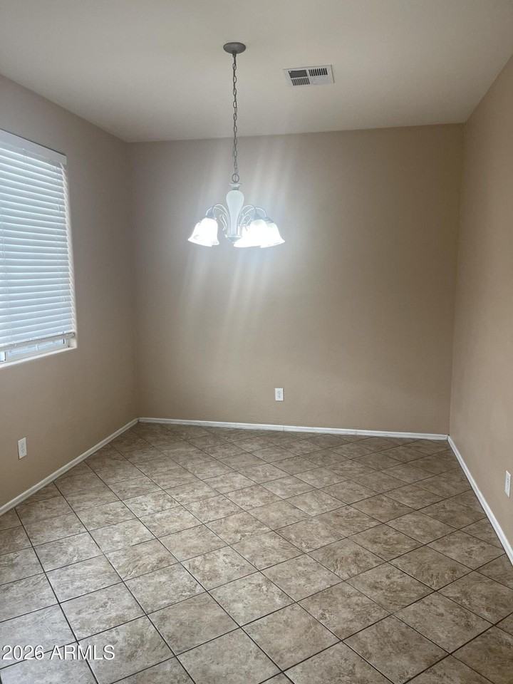 4728 W Carson Rd - Photo 7 of 20