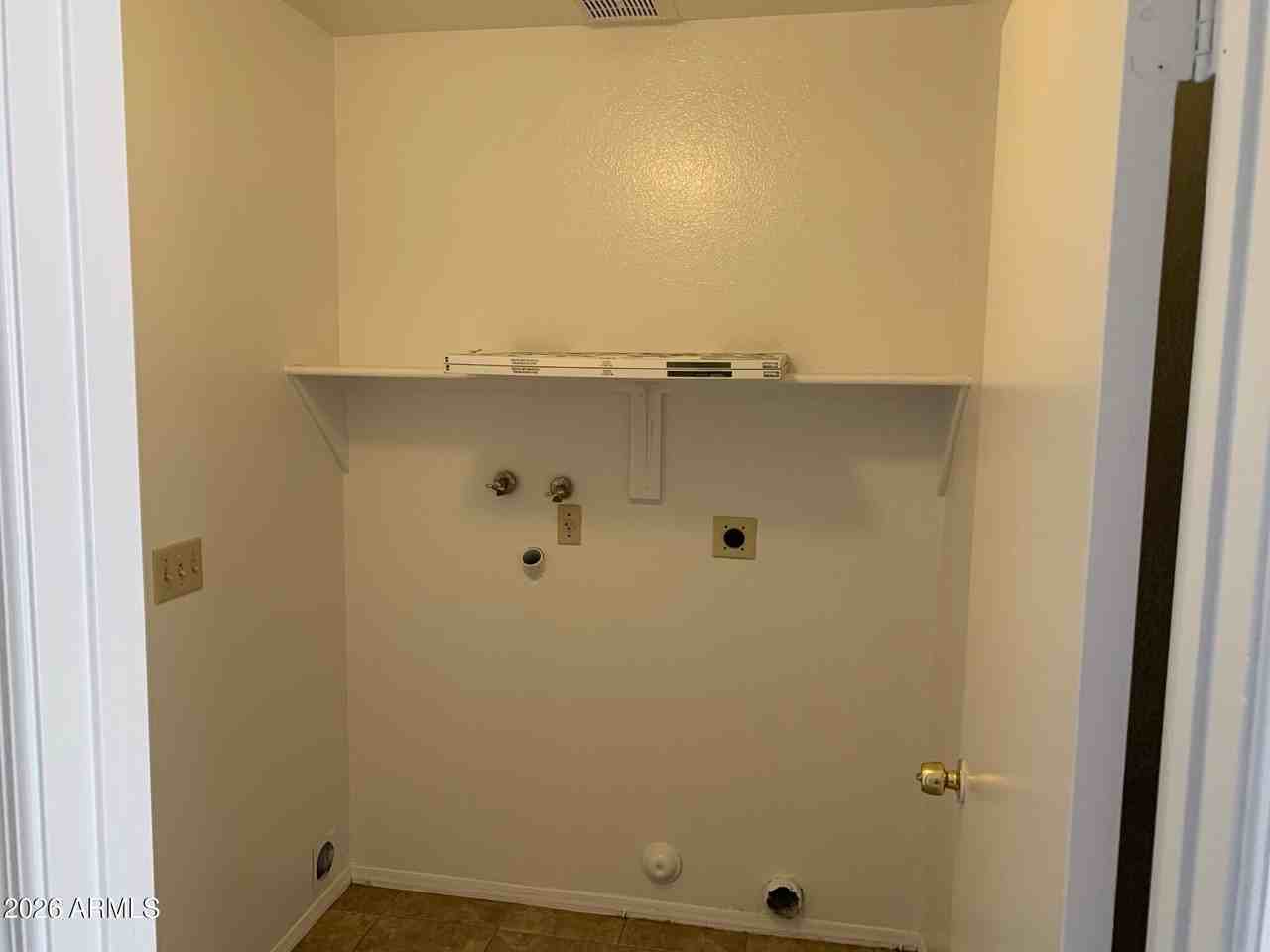 7930 W Krall St - Photo 3 of 24