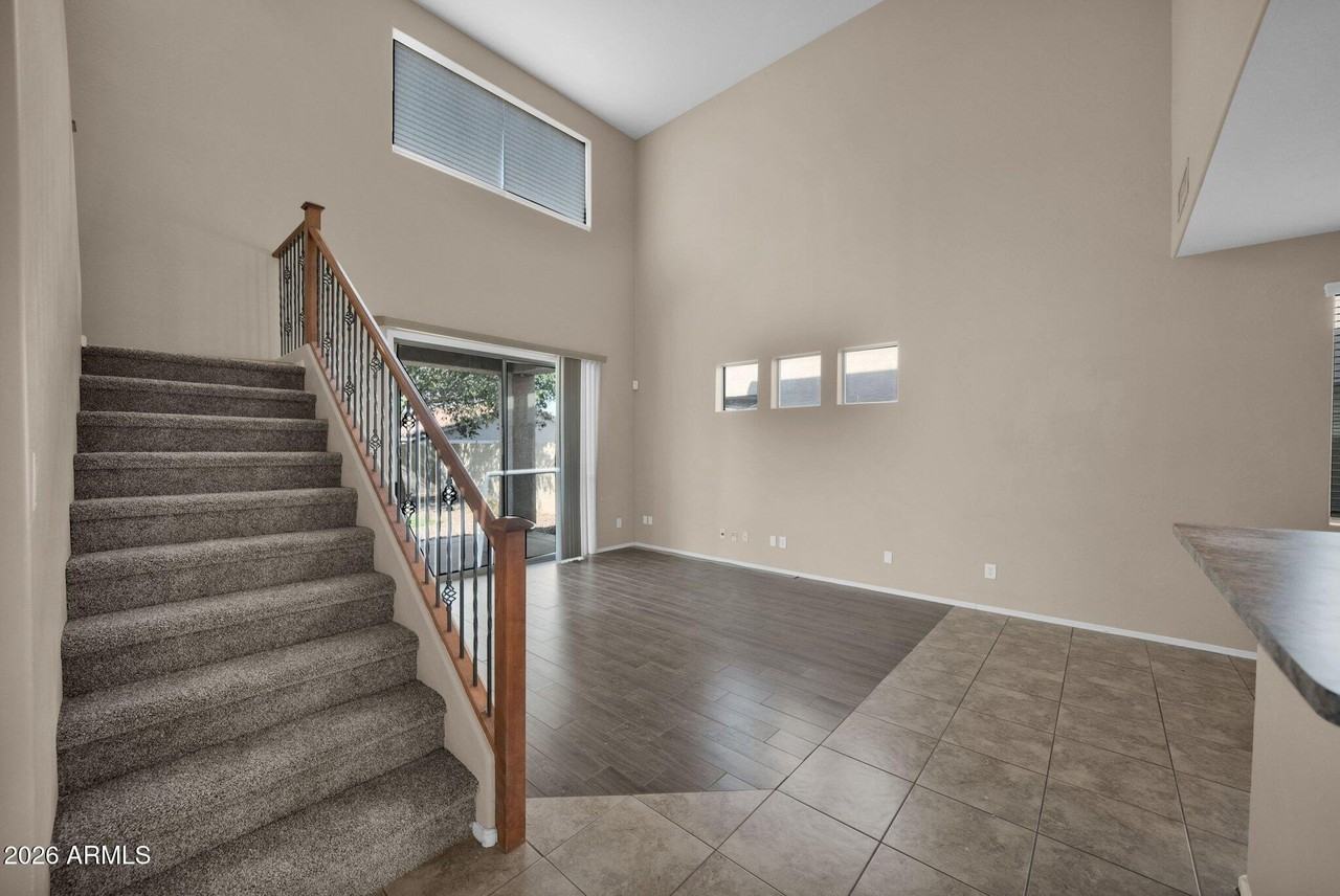 10281 W Carlota Ln - Photo 3 of 34