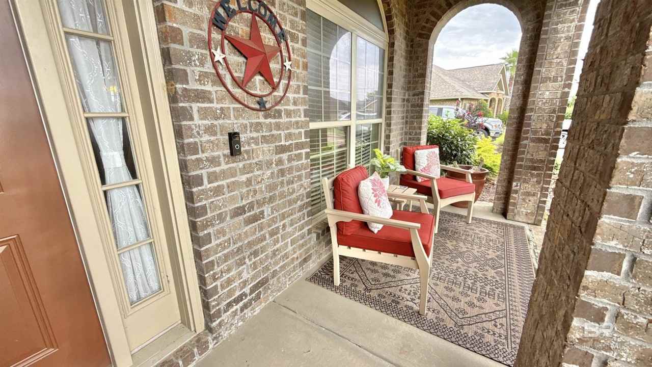 697 Parish Lakes Dr - Photo 3 of 25