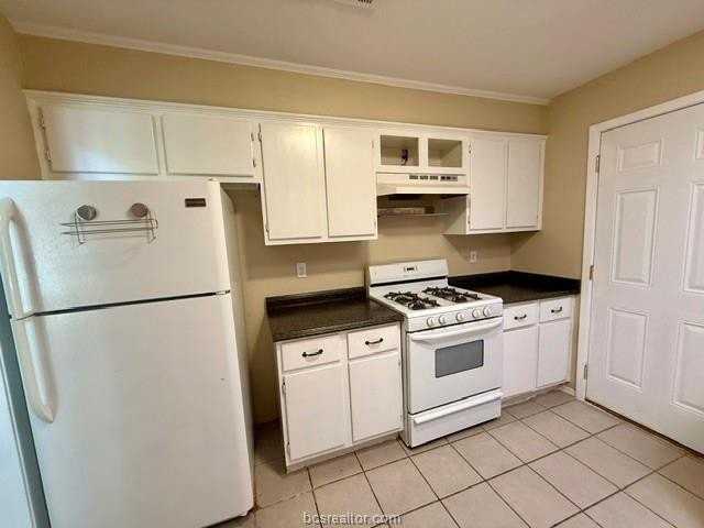 3309 Coastal Dr - Photo 5 of 20