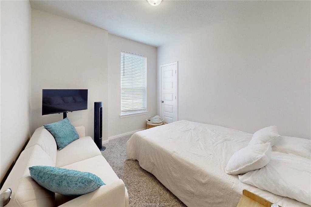 3515 Longmire Dr - Photo 3 of 23