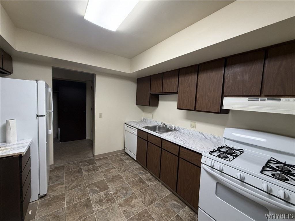4547 Chestnut Ridge Rd #208B - Photo 2 of 7