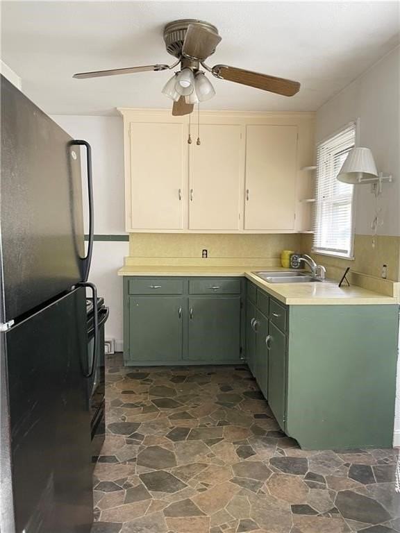 560 Beecher St - Photo 4 of 6